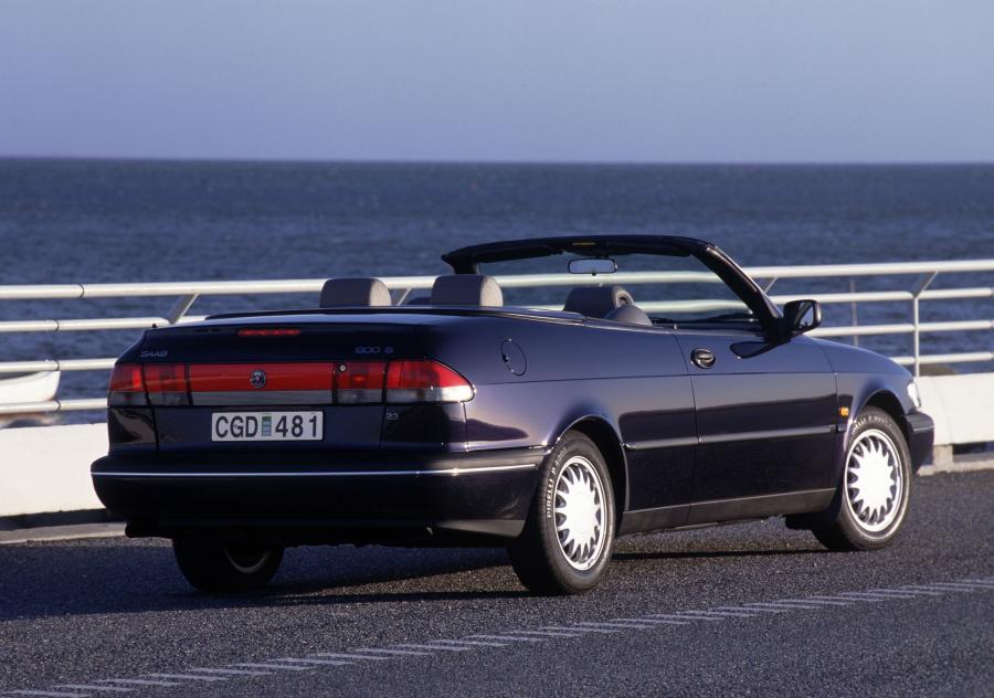  Saab 900 SE Turbo Convertible 1993 года  (фото 30 из 46)